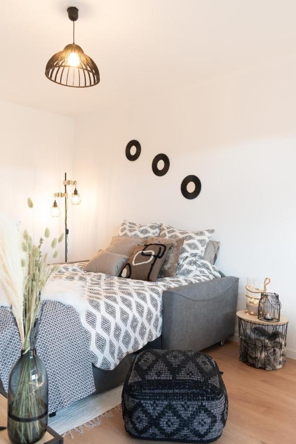 Bienvenue Chez Vous Tres Calme Et En Plein Centre Apartment Mantes-la-Jolie ภายนอก รูปภาพ