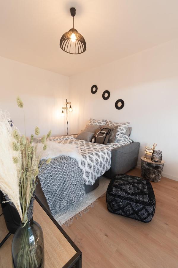 Bienvenue Chez Vous Tres Calme Et En Plein Centre Apartment Mantes-la-Jolie ภายนอก รูปภาพ