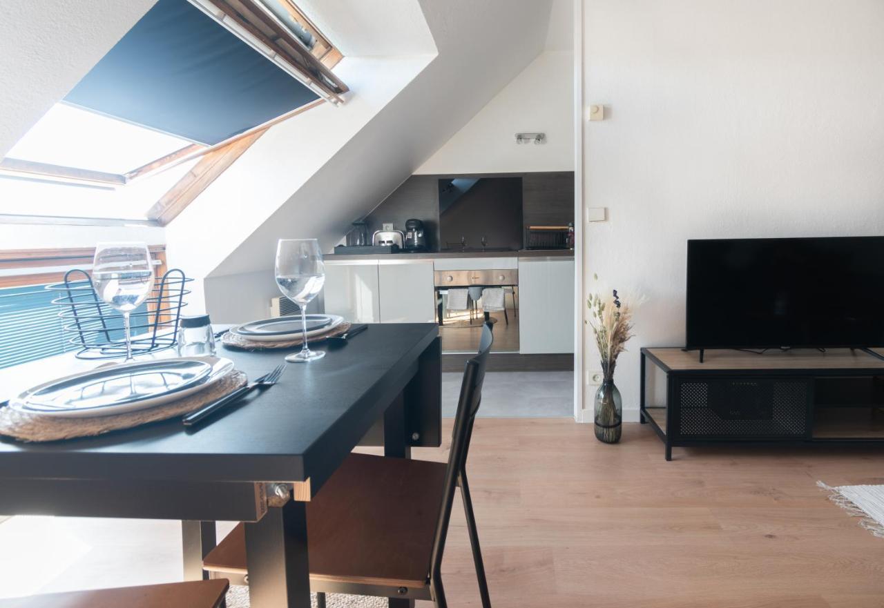 Bienvenue Chez Vous Tres Calme Et En Plein Centre Apartment Mantes-la-Jolie ภายนอก รูปภาพ